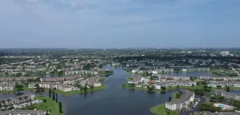 92 Berkshire D West Palm Beach FL 33417