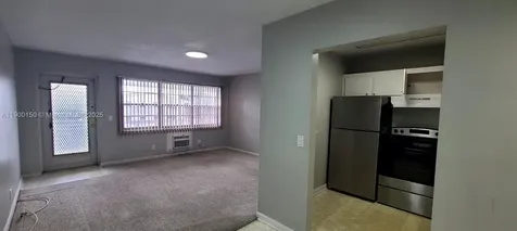 92 Berkshire D West Palm Beach FL 33417