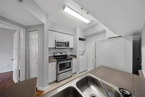 17125 N Bay Road Sunny Isles Beach FL 33160