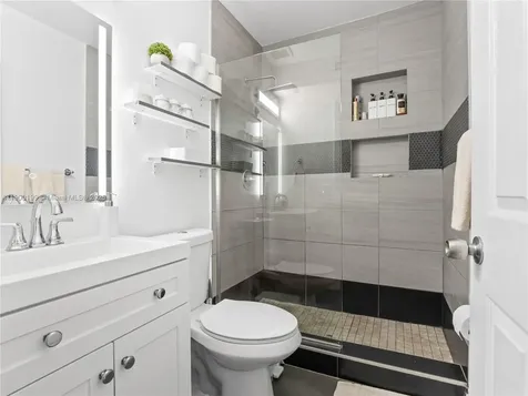 8401 NW 24th Place Miami FL 33147