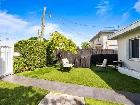 8401 NW 24th Place Miami FL 33147