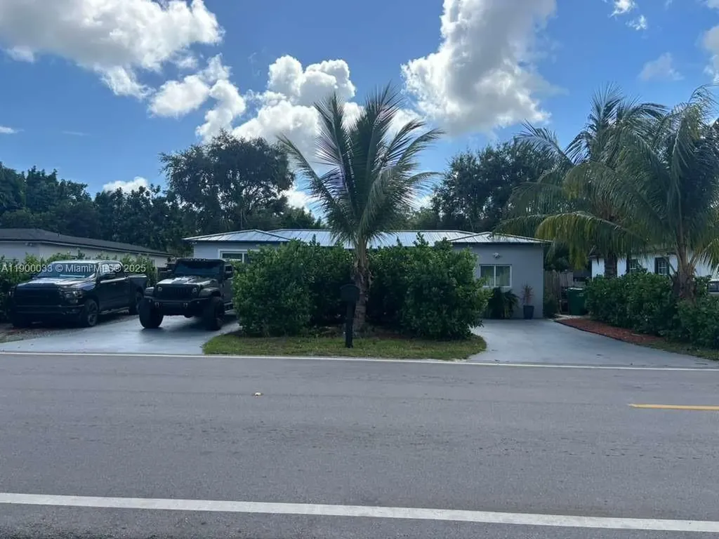 1430 NE 149th Street Miami FL 33161
