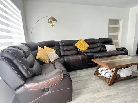 1430 NE 149th Street Miami FL 33161