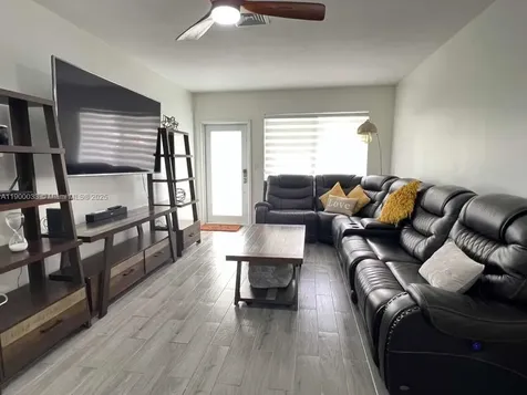 1430 NE 149th Street Miami FL 33161