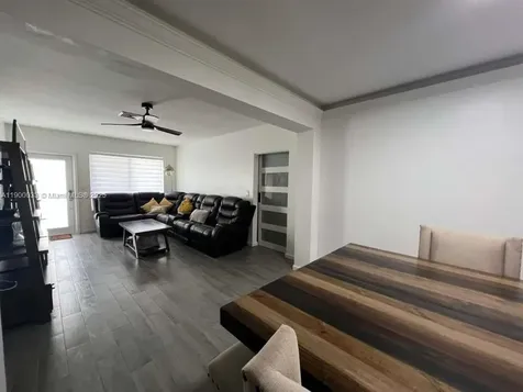 1430 NE 149th Street Miami FL 33161