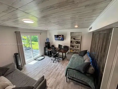 1430 NE 149th Street Miami FL 33161