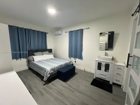 1430 NE 149th Street Miami FL 33161