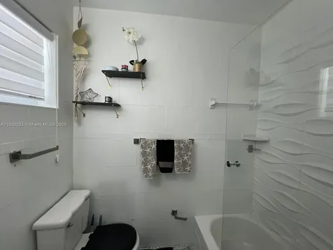 1430 NE 149th Street Miami FL 33161