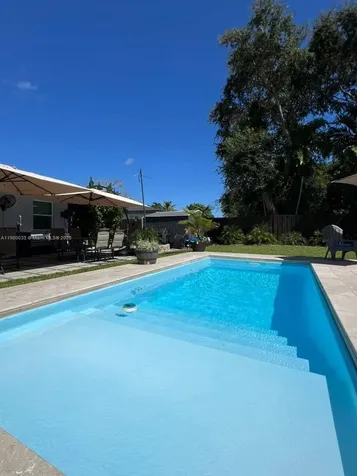1430 NE 149th Street Miami FL 33161
