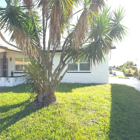 4404 NW 46th Way Tamarac FL 33319