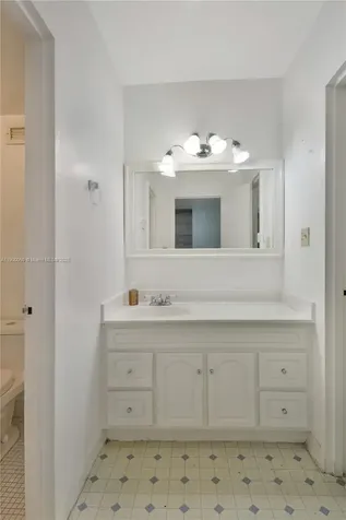 100 Lincoln Road Miami Beach FL 33139