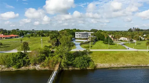 2827 S Indian River Drive Fort Pierce FL 34982