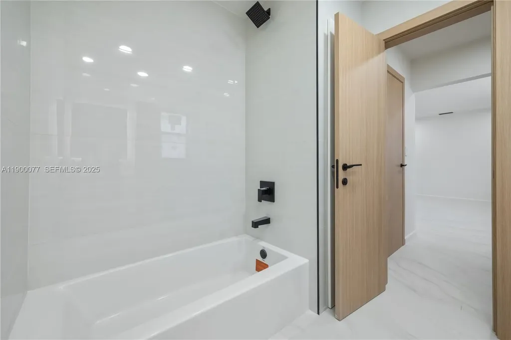 2415 NE 35th Drive Fort Lauderdale FL 33308