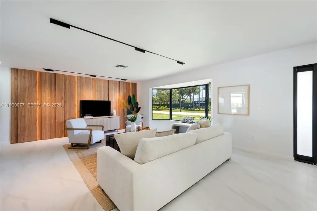 2415 NE 35th Drive Fort Lauderdale FL 33308