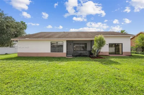 9601 Dunhill Drive Miramar FL 33025