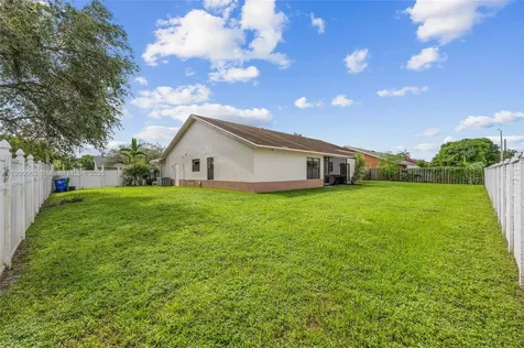 9601 Dunhill Drive Miramar FL 33025