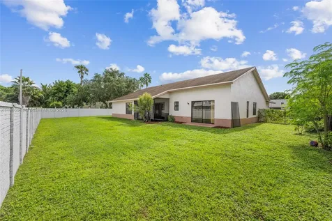 9601 Dunhill Drive Miramar FL 33025