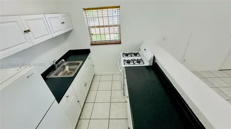 8000 Tatum Waterway Drive Miami Beach FL 33141