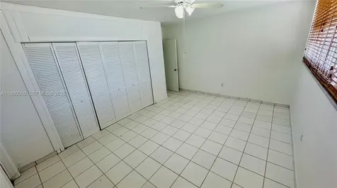 8000 Tatum Waterway Drive Miami Beach FL 33141
