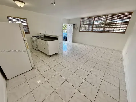 8000 Tatum Waterway Drive Miami Beach FL 33141