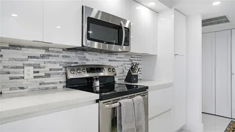 2017 S Ocean Drive Hallandale Beach FL 33009
