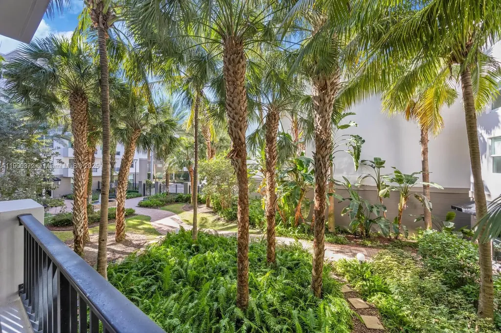 2421 NE 65th Street Fort Lauderdale FL 33308