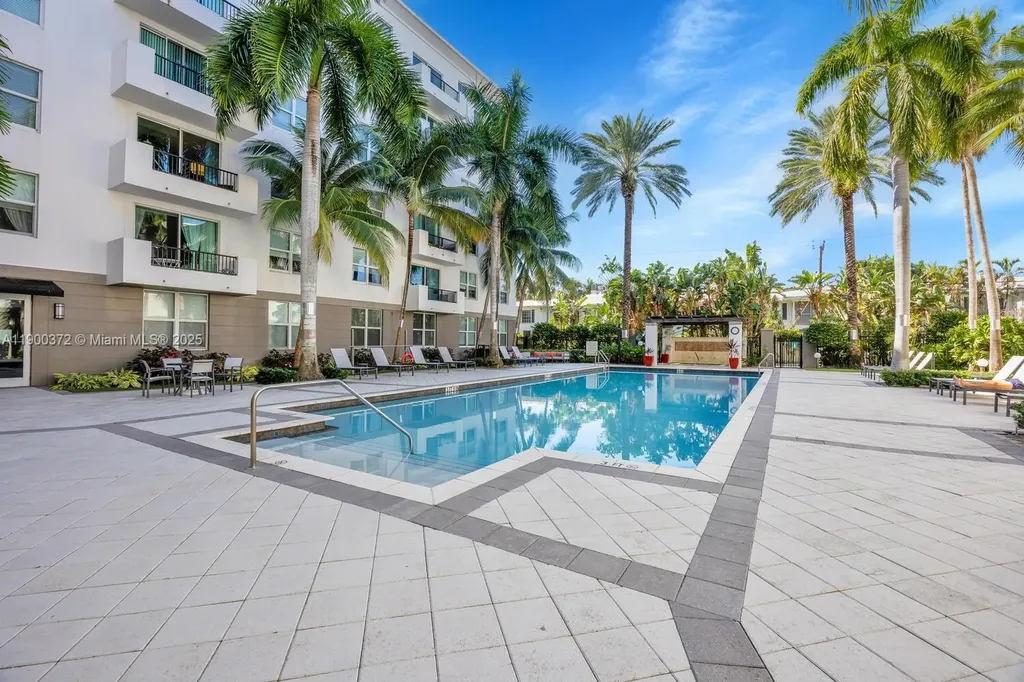 2421 NE 65th Street Fort Lauderdale FL 33308