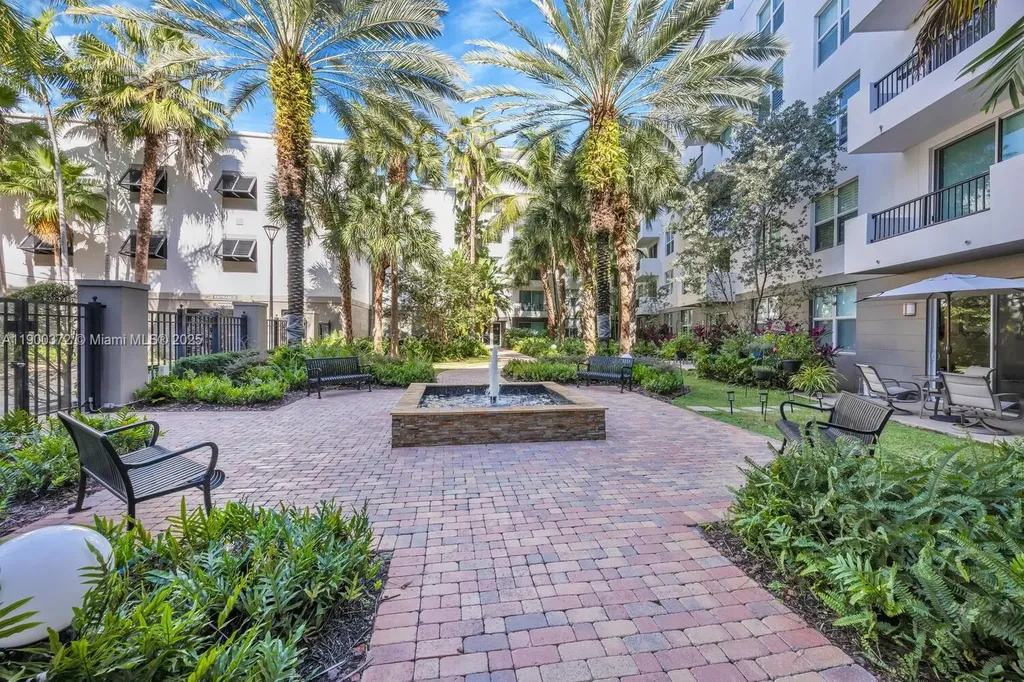 2421 NE 65th Street Fort Lauderdale FL 33308