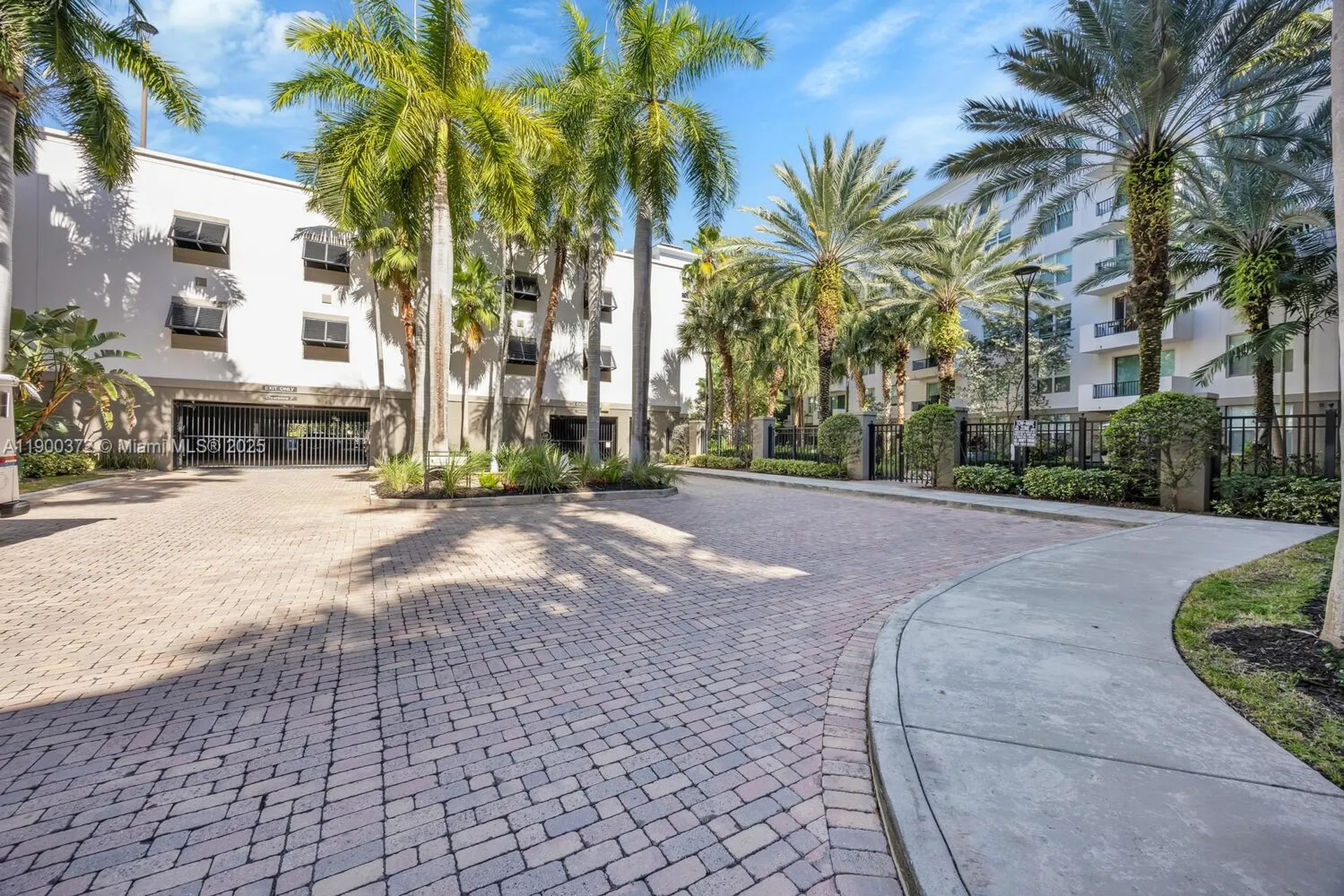 2421 NE 65th Street Fort Lauderdale FL 33308