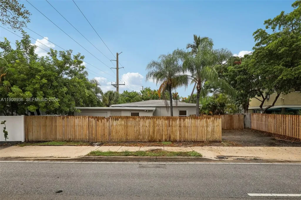 1213 NE 13th Street Fort Lauderdale FL 33304