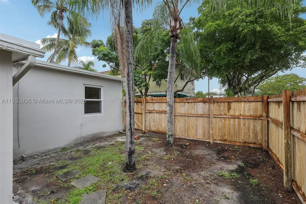 1213 NE 13th Street Fort Lauderdale FL 33304