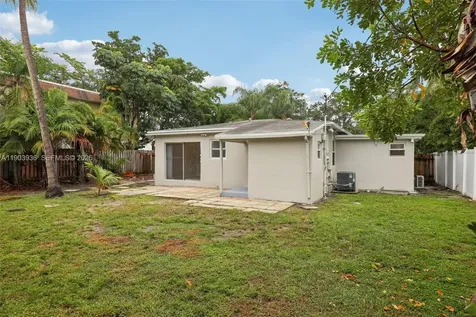 1213 NE 13th Street Fort Lauderdale FL 33304