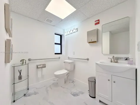 218 Commercial Boulevard # 108 Lauderdale By The Sea FL 33308