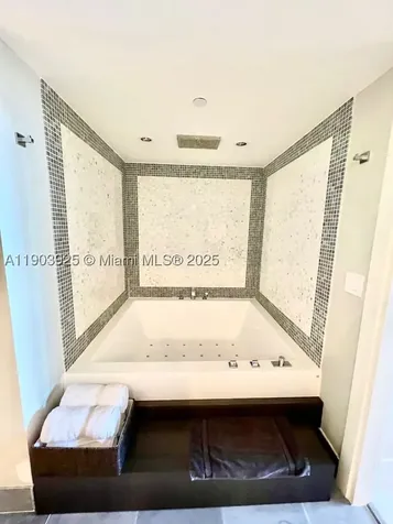 200 Biscayne Boulevard Way Miami FL 33131