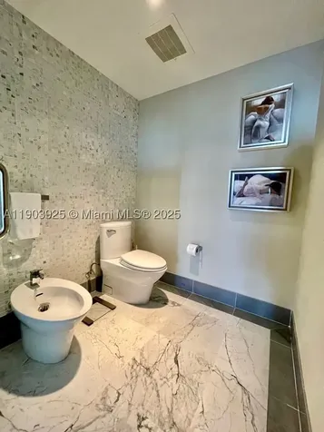 200 Biscayne Boulevard Way Miami FL 33131