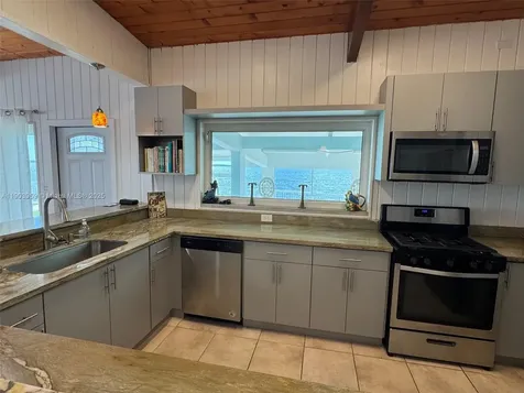 900 Morris Avenue Key Largo FL 33037