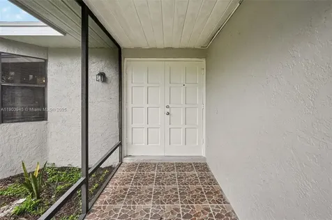 285 SE Volkerts Terrace Port St. Lucie FL 34983