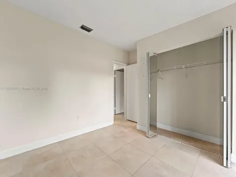 19233 NW 64th Court Hialeah FL 33015