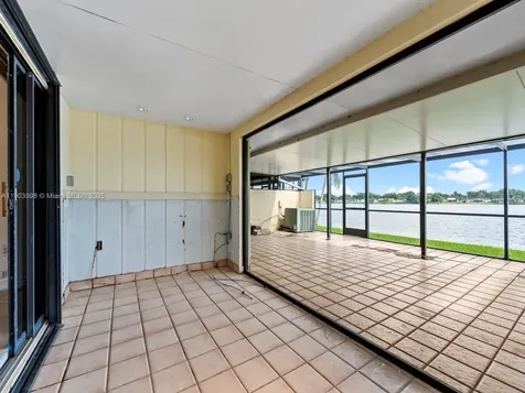 19233 NW 64th Court Hialeah FL 33015