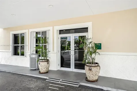 291 NW 37th Avenue Miami FL 33125