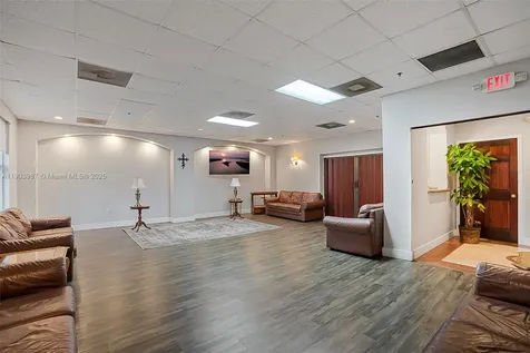 291 NW 37th Avenue Miami FL 33125