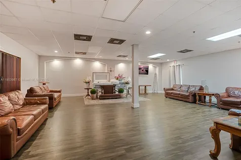 291 NW 37th Avenue Miami FL 33125