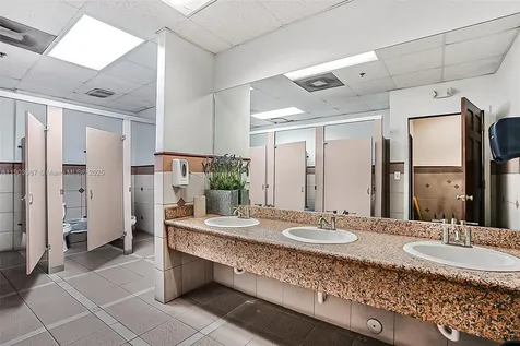 291 NW 37th Avenue Miami FL 33125
