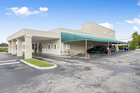 291 NW 37th Avenue Miami FL 33125