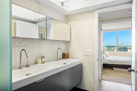 400 S Pointe Drive Miami Beach FL 33139