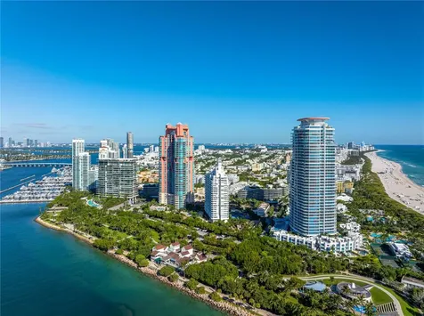 400 S Pointe Drive Miami Beach FL 33139