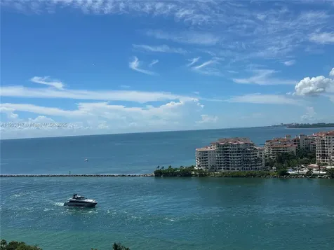 400 S Pointe Drive Miami Beach FL 33139