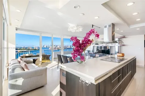 400 S Pointe Drive Miami Beach FL 33139