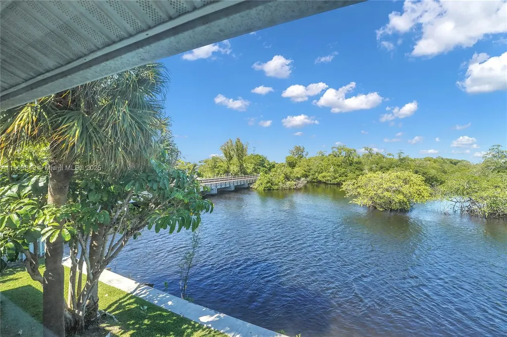 1897 NE 15th Avenue Fort Lauderdale FL 33305