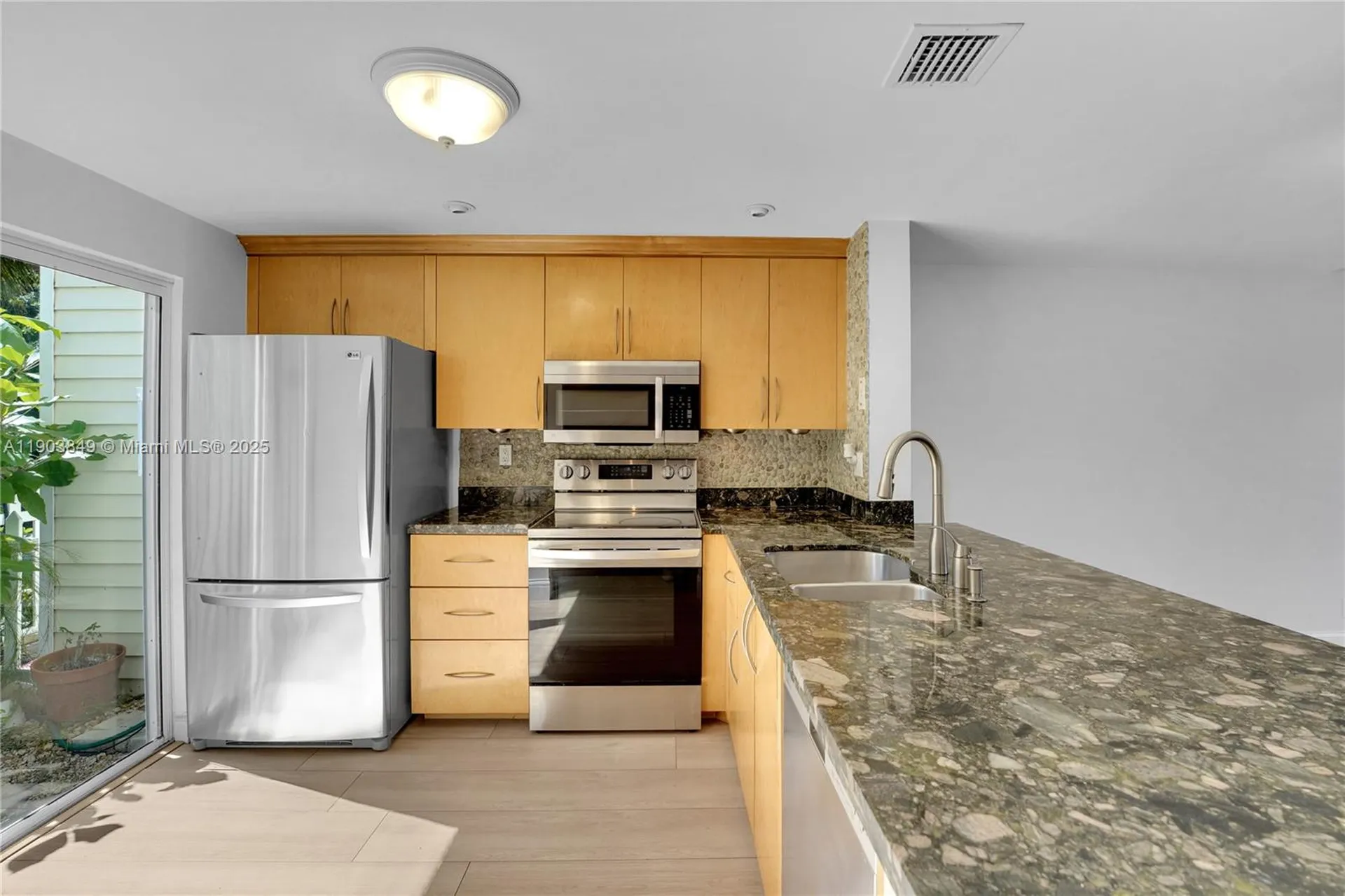 1897 NE 15th Avenue Fort Lauderdale FL 33305